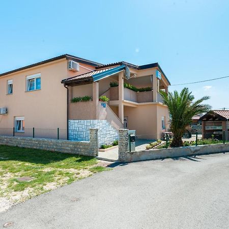 Apartments With A Parking Space Nin, Zadar - 19555 Esterno foto