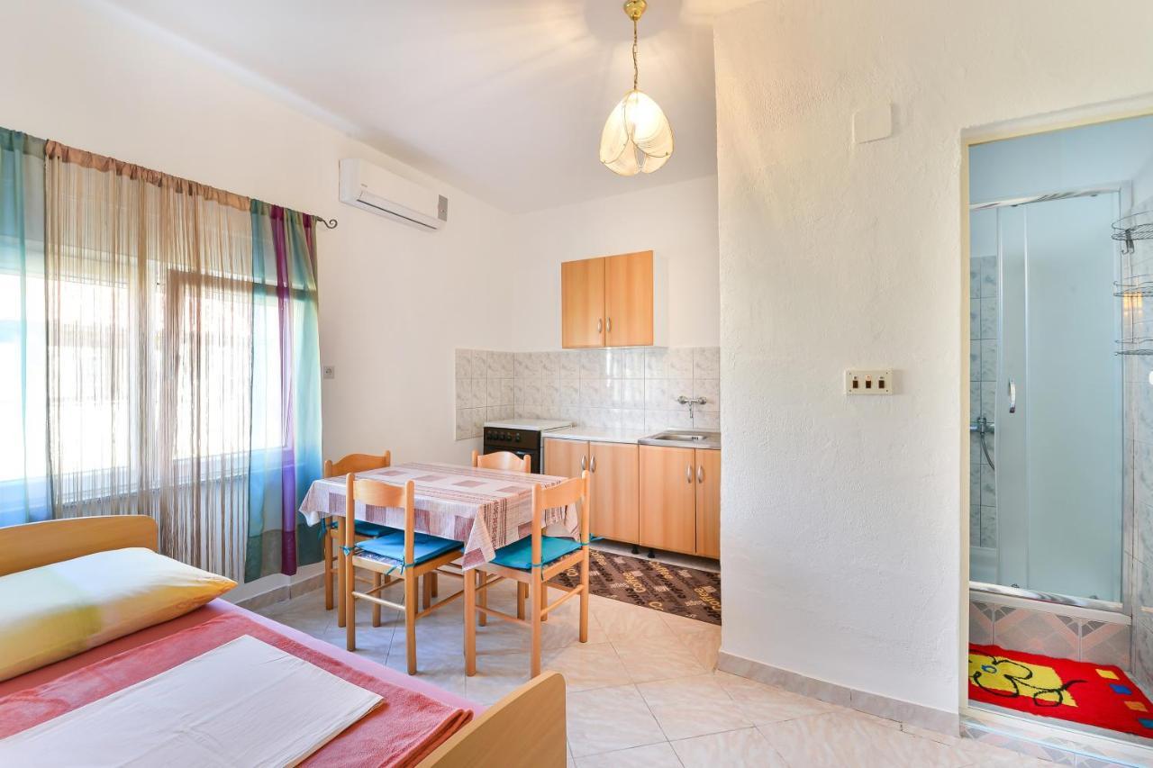 Apartments With A Parking Space Nin, Zadar - 19555 Esterno foto